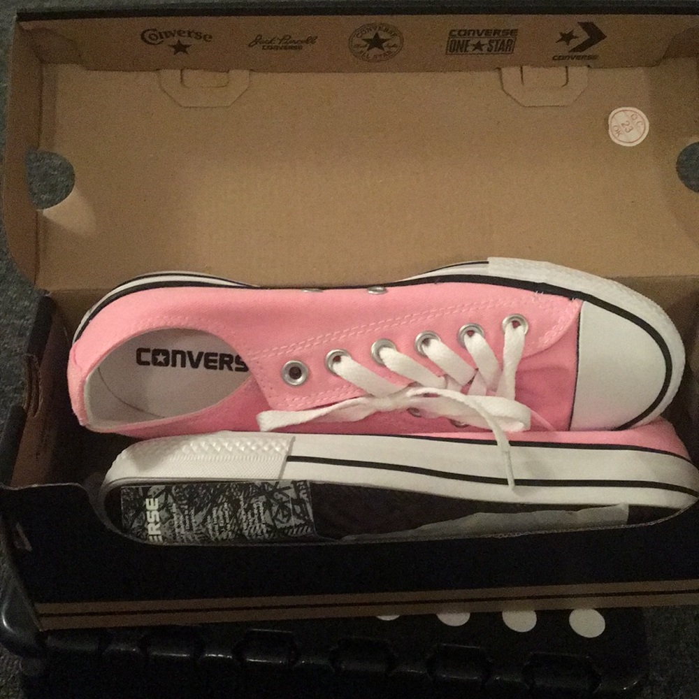 Pink Converse - Picture 1 of 2